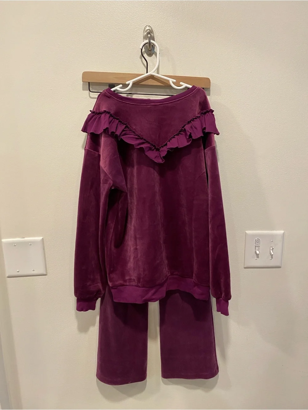 Tea Collection girls velour ruffle top and matching flare pants size 12 magenta